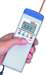 TIR1100 Infrared Thermometer with adjustable emissivity